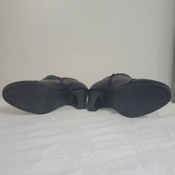 Covington buckled heels - Picture 4 of 5